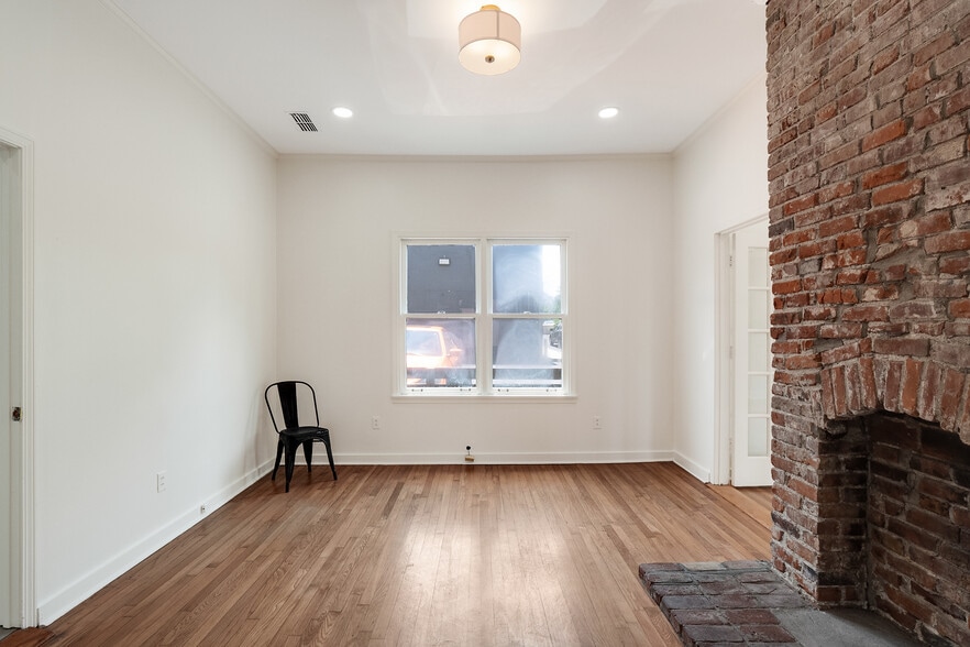 More Photos Of 574 S Cooper St, Memphis Office For Lease