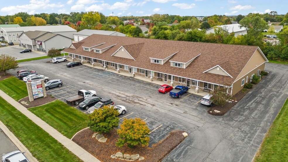 More Photos Of 2502 Beech St, Valparaiso Storefront For Sale