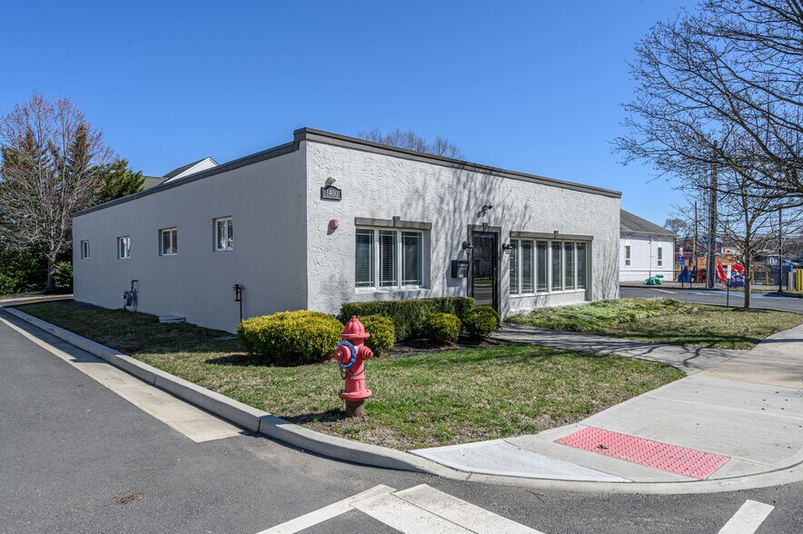 More Photos Of 1400 Union Ave, Union Beach Office For Sale