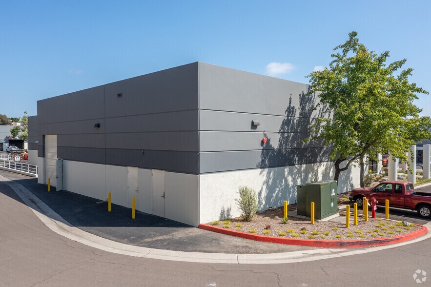 More Photos Of 500 S Andreasen Dr, Escondido Unknown For Lease