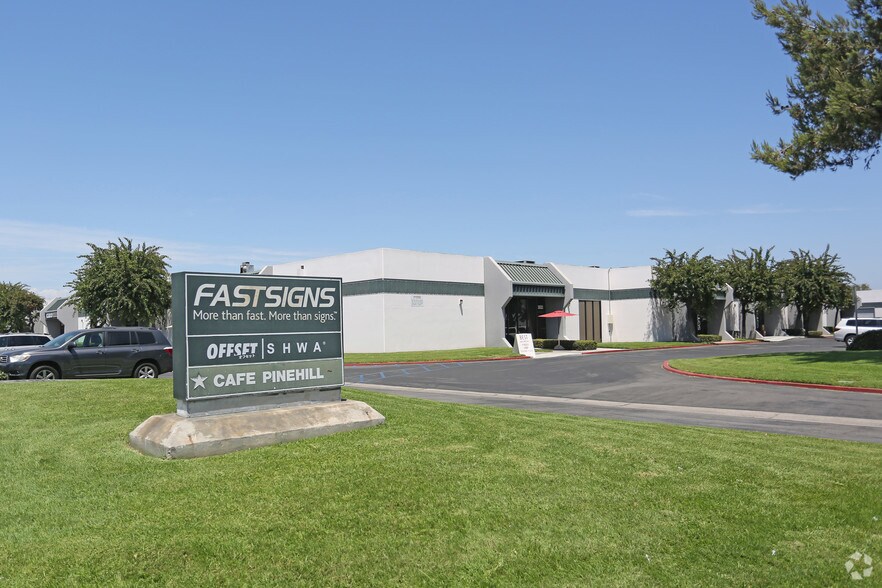 More Photos Of 3701 W McFadden Ave, Santa Ana Light Manufacturing For Lease
