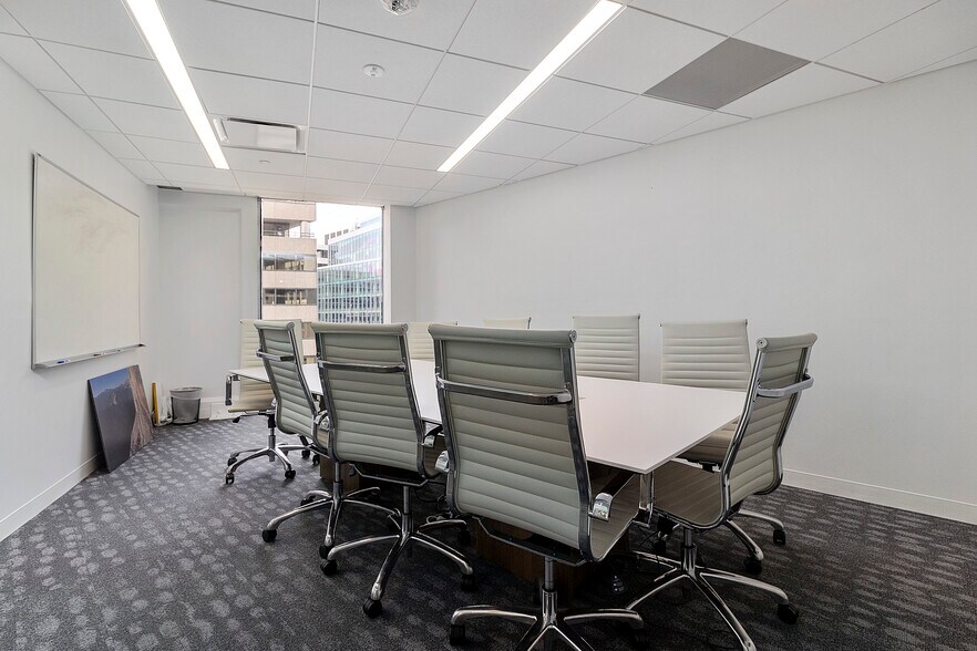 More Photos Of 1025 Vermont Ave NW, Washington Office For Lease