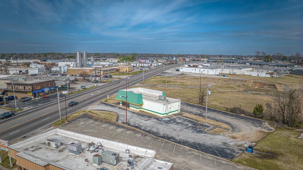 More Photos Of 1716 6th Ave SE, Decatur Funeral Home For Sale