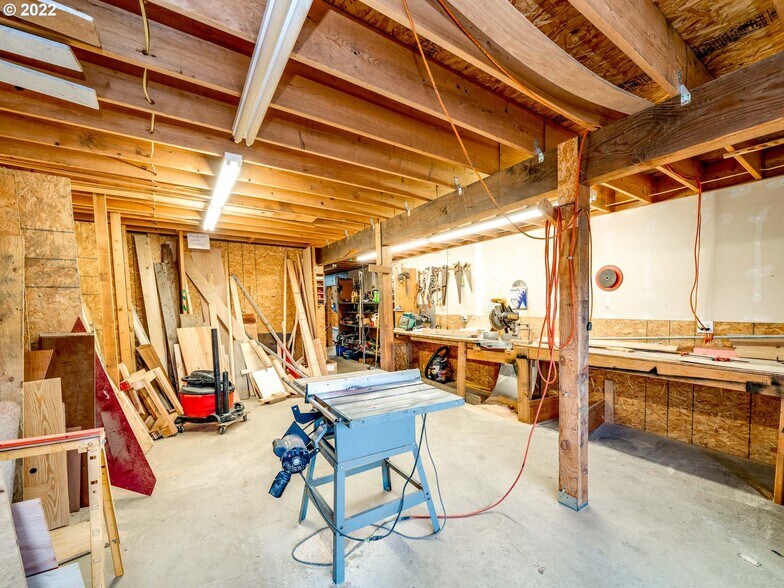 More Photos Of 4190 Highway 101 N, Tillamook Warehouse For Sale