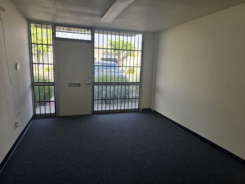 More Photos Of 10282 Trask Ave, Garden Grove Warehouse For Lease