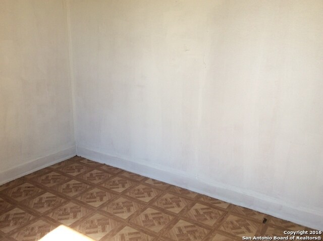 More Photos Of 541 Hammond Ave, San Antonio Apartments For Sale