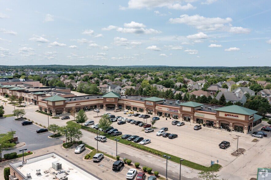 More Photos Of 558-586 S Randall Rd, South Elgin Unknown For Lease