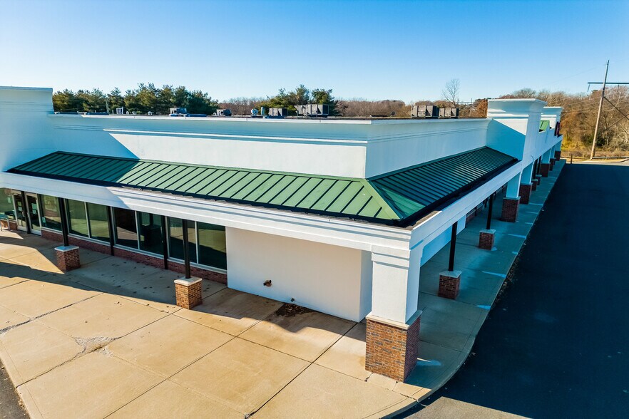 More Photos Of 425 Talcottville Rd, Vernon Freestanding For Lease