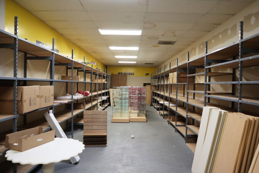 More Photos Of 116 N White Horse Pike, Lawnside Freestanding For Lease