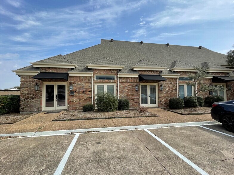 Primary Photo Of 2301 W Parker Rd, Plano Medical For Lease