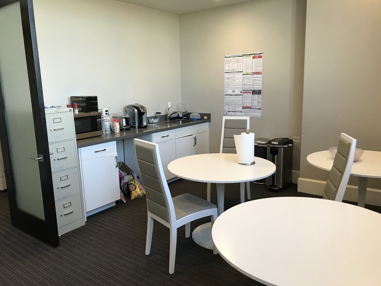 More Photos Of 426 E 1750 N, Vineyard Warehouse For Lease