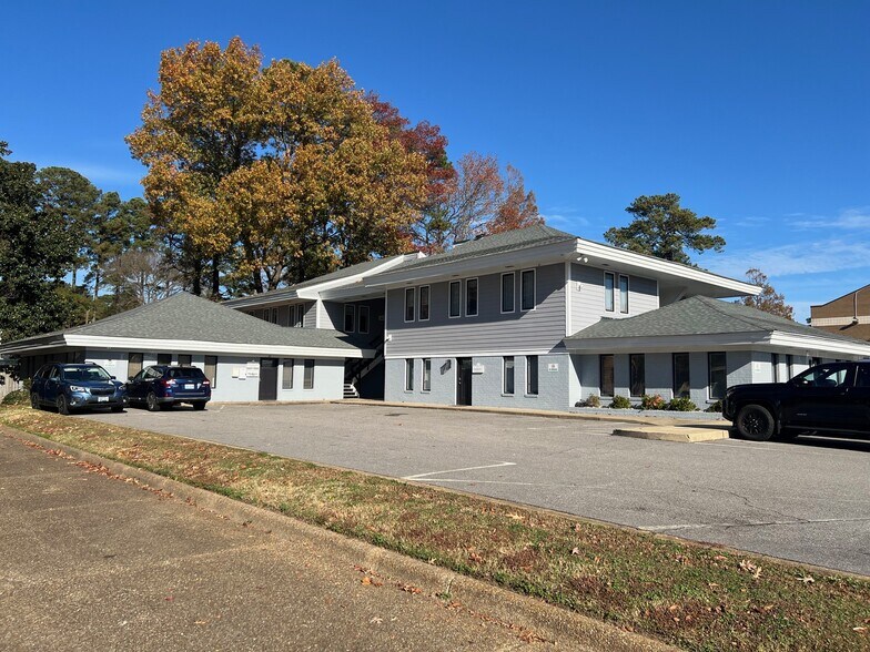 Primary Photo Of 1072 Laskin Rd, Virginia Beach Office For Sale