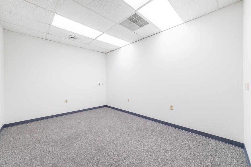 More Photos Of 2794 Indian Ripple Rd, Beavercreek Office For Sale