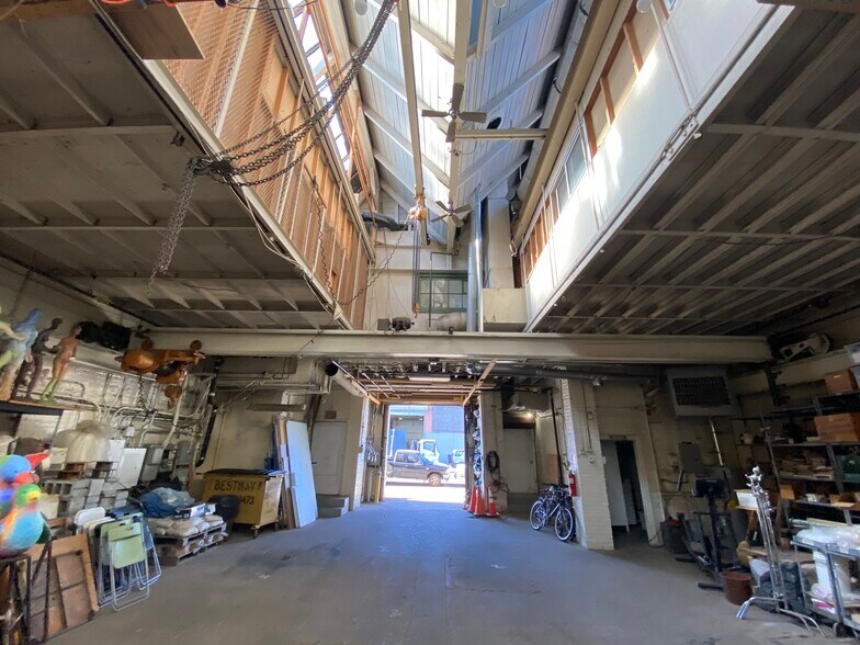 More Photos Of 221 Banker St, Brooklyn Manufacturing For Lease