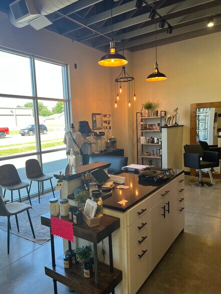 More Photos Of 111 Plank Rd, Kaukauna General Retail For Lease