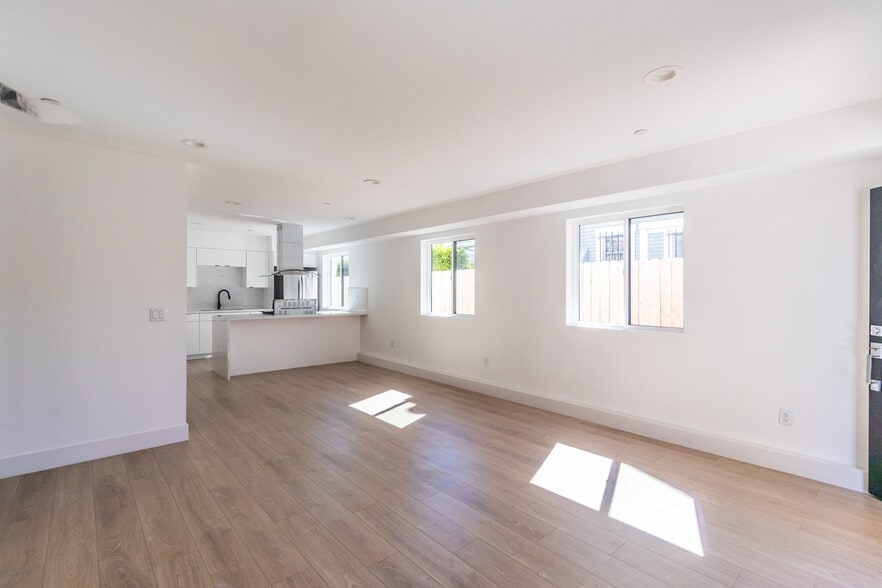 More Photos Of 4505 W 18th St, Los Angeles Multifamily For Sale