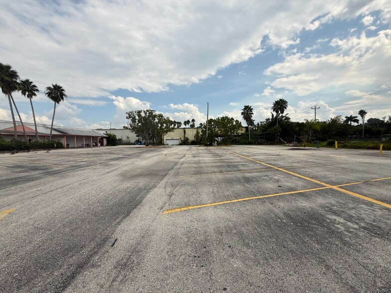 More Photos Of 2787 N Tamiami Trl, North Fort Myers Land For Lease