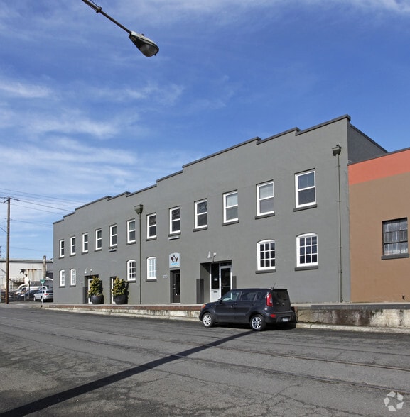 More Photos Of 2121-2133 NW York St, Portland Warehouse For Sale