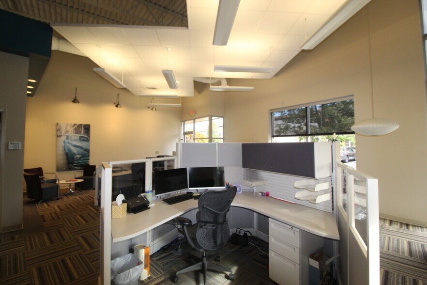 More Photos Of 200 Hoff Rd, Westerville Research And Development For Lease