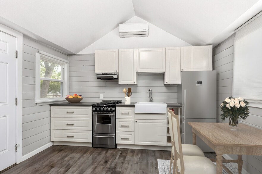 More Photos Of 13301 56th Ave S, Seattle Apartments For Sale