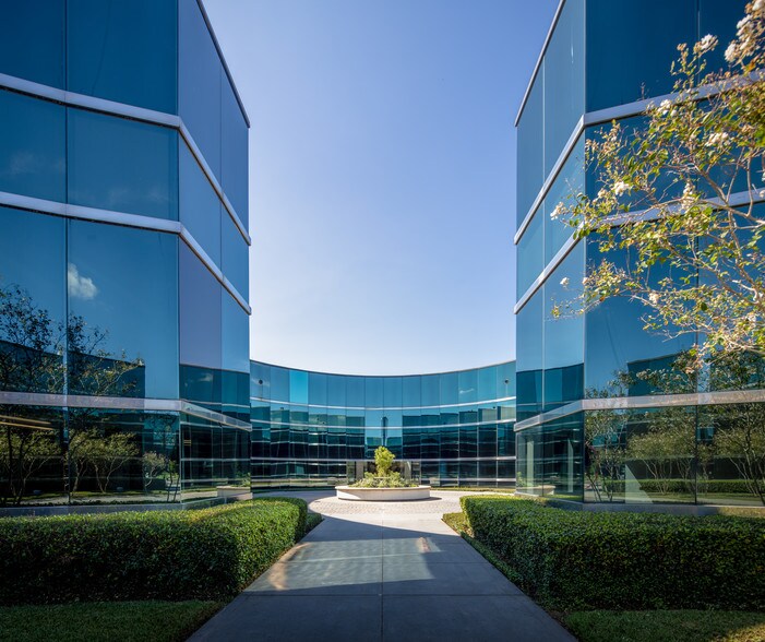 More Photos Of 1300 Hercules Ave, Houston Office For Lease