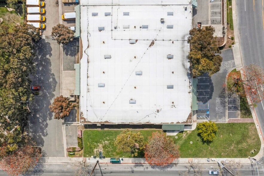 More Photos Of 700 E Port Hueneme Rd, Oxnard Warehouse For Sale