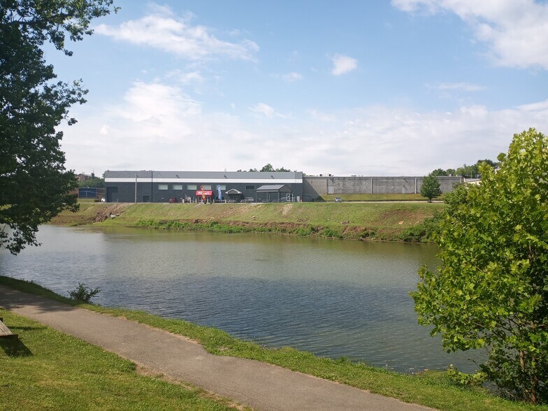 More Photos Of 1489 Milford St S, Clarksburg Office For Lease