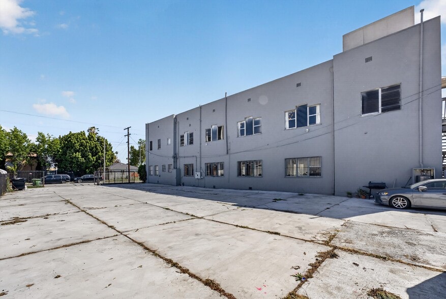 More Photos Of 7101 Menlo Ave, Los Angeles Religious Facility For Sale
