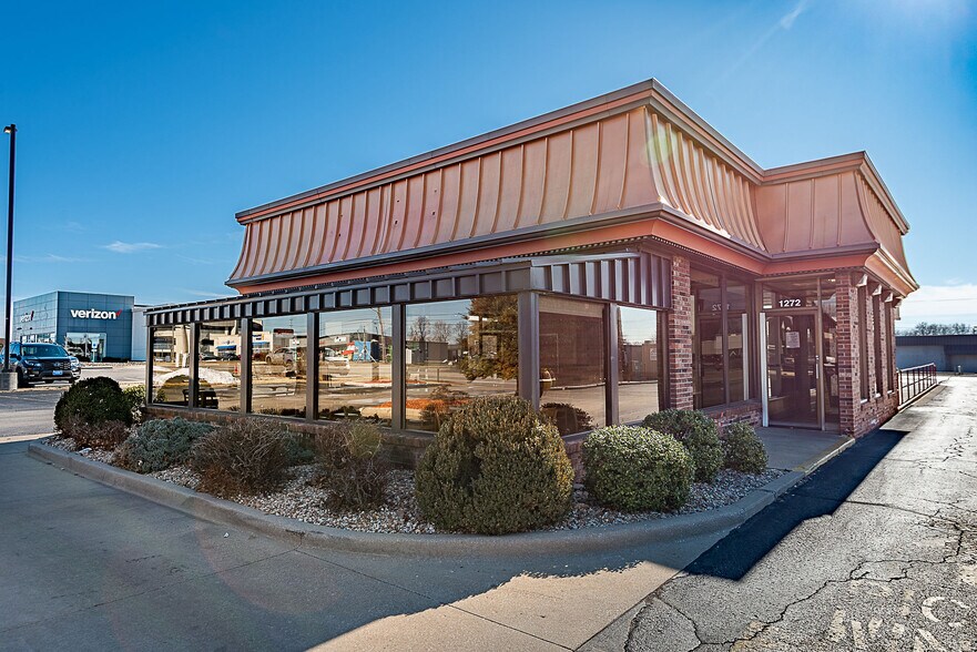 Primary Photo Of 1272 E Battlefield St, Springfield Restaurant For Lease