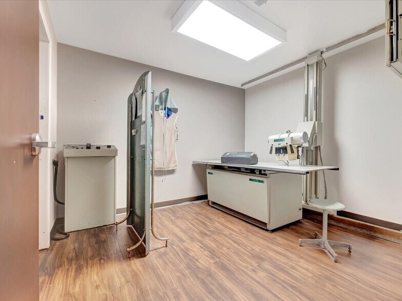 More Photos Of 1702 E Denman Ave, Lufkin Medical For Lease