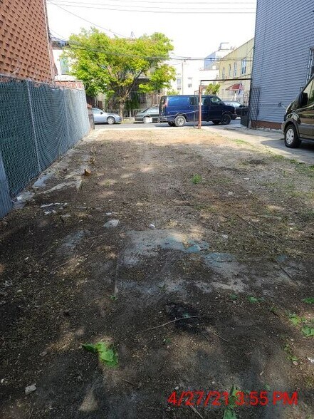 More Photos Of 400 Linwood St, Brooklyn Land For Sale