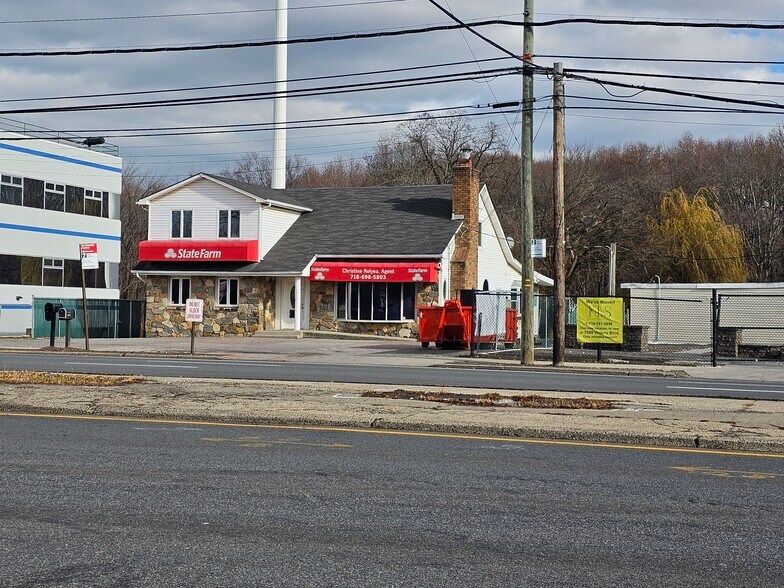 Primary Photo Of 2059 Richmond Ave, Staten Island Office For Lease