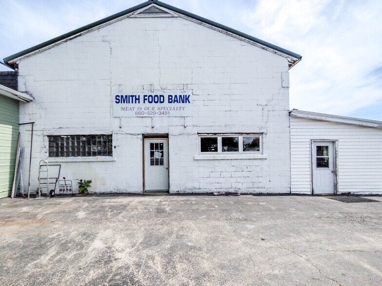 More Photos Of 445 W Maple St, Slater General Retail For Sale