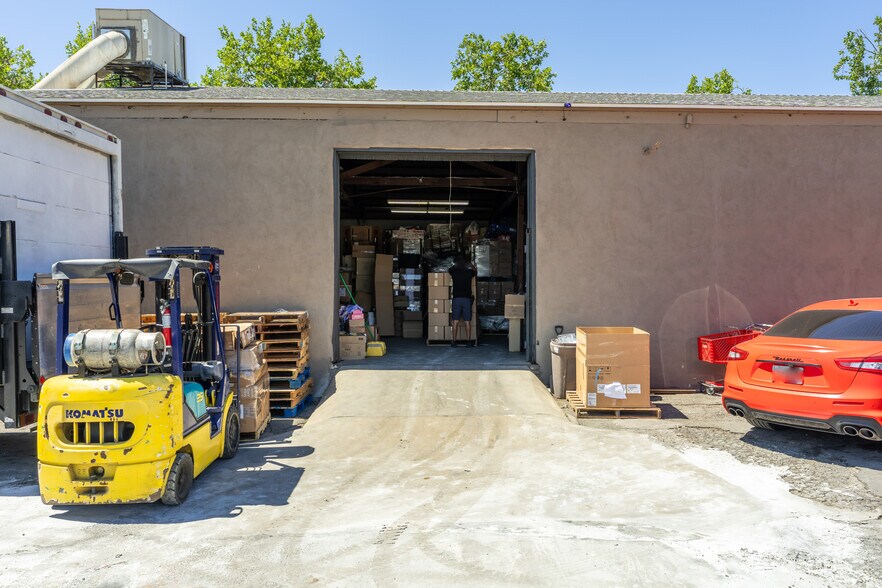 More Photos Of 2879 Main St, Riverside Warehouse For Sale