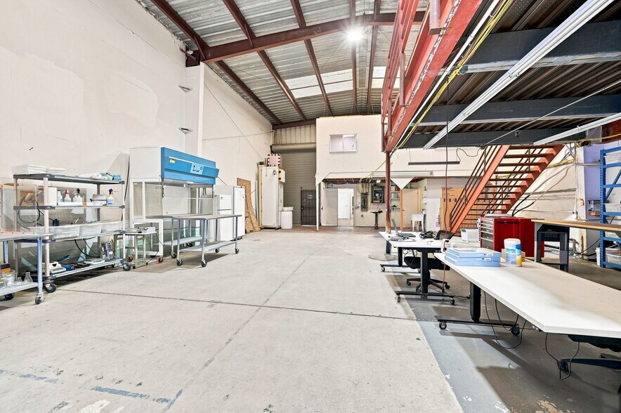 More Photos Of 2757 16th St, San Francisco Warehouse For Lease