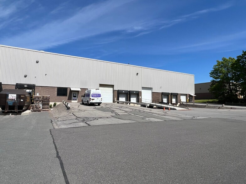 More Photos Of 30 Post Rd, Colonie Warehouse For Lease