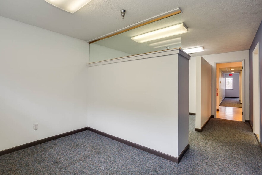 More Photos Of 1140 E Market St, Charlottesville Office For Lease
