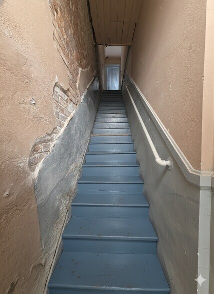 More Photos Of 215 W 6th St, Ferris Office For Sale