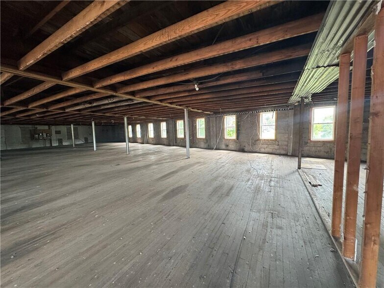 More Photos Of 99 Delaware St, Walton General Retail For Sale