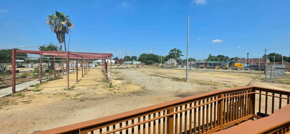 More Photos Of 4901 Vista, Pasadena Land For Lease
