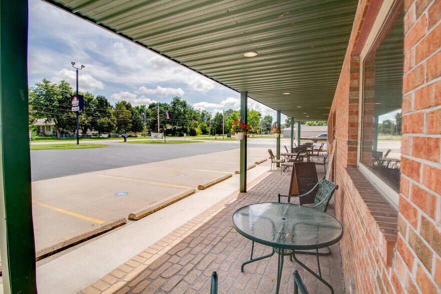 More Photos Of 908 N Main St, Brighton Restaurant For Sale