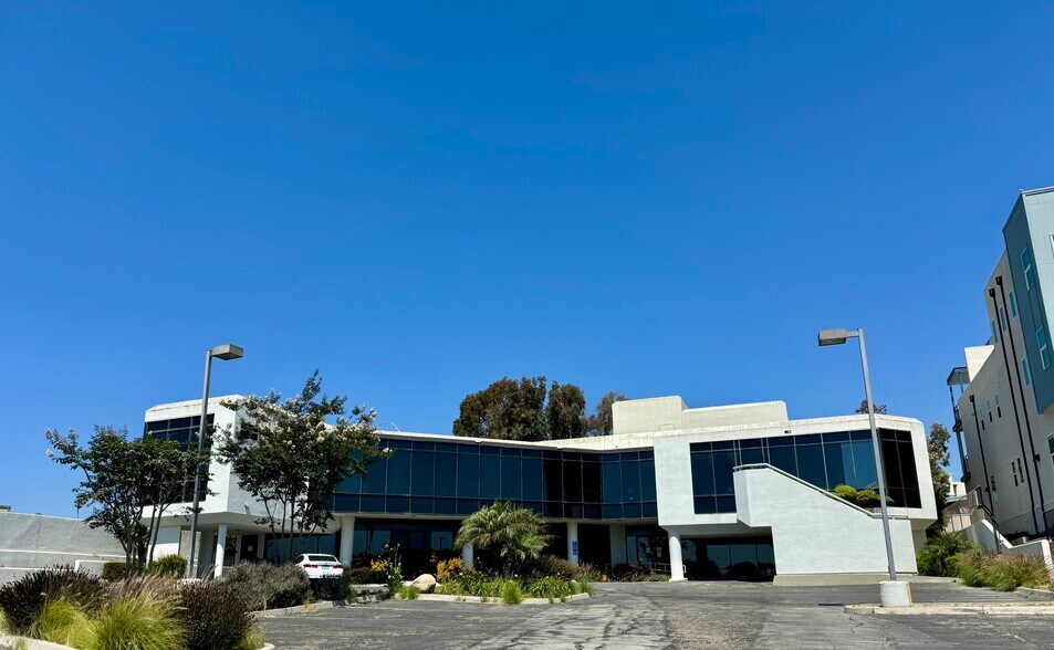 Primary Photo Of 353 San Jon Rd, Ventura Office For Sale