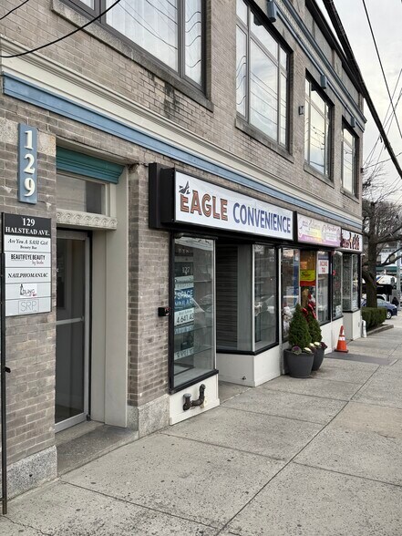 Primary Photo Of 123-129 Halstead Ave, Mamaroneck Storefront Retail Office For Lease