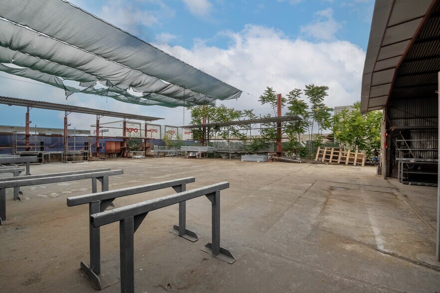 More Photos Of 9900 San Fernando Rd, Pacoima Warehouse For Sale