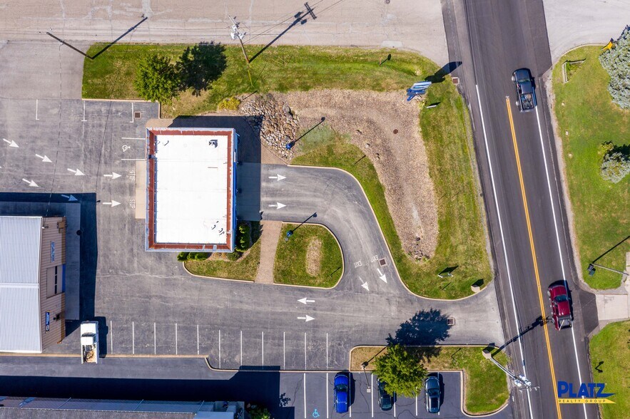 More Photos Of 4877 Mahoning Ave, Warren Auto Repair For Sale