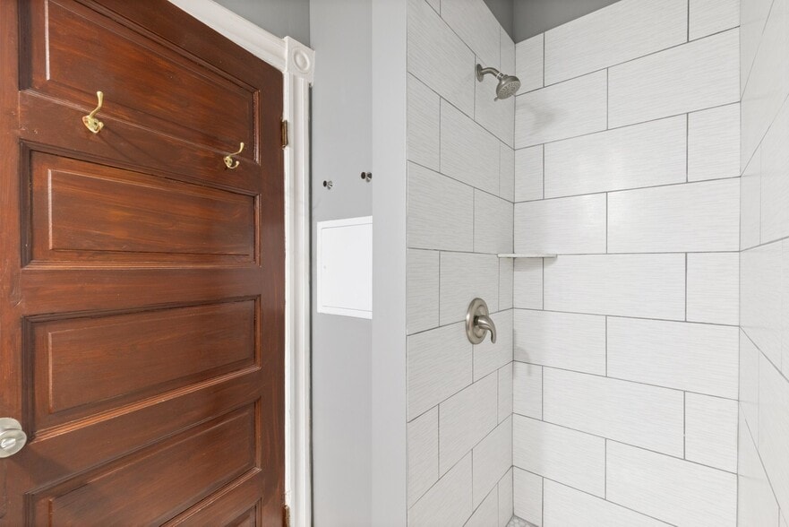 More Photos Of 34 E 25th St, Baltimore Office Residential For Sale