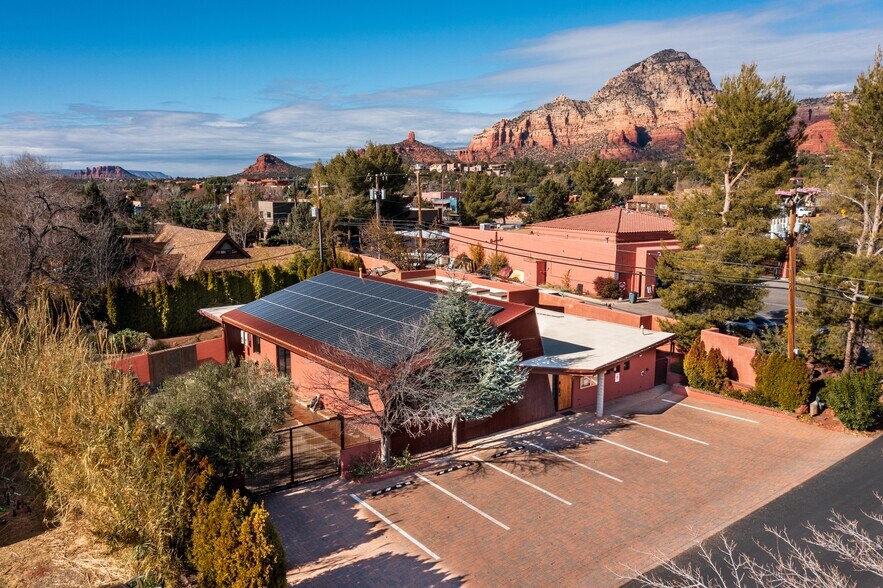 More Photos Of 45 Birch Blvd, Sedona Medical For Lease