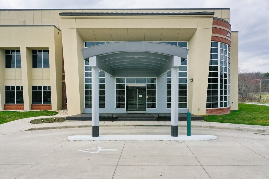 More Photos Of 200 City Hill Dr, London Medical For Lease