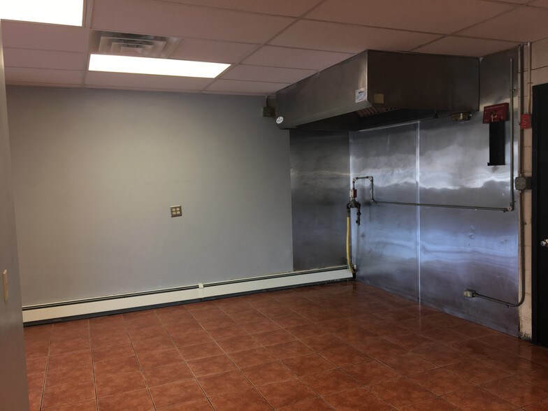 More Photos Of 426 US Route 1, Scarborough Storefront Retail Office For Lease