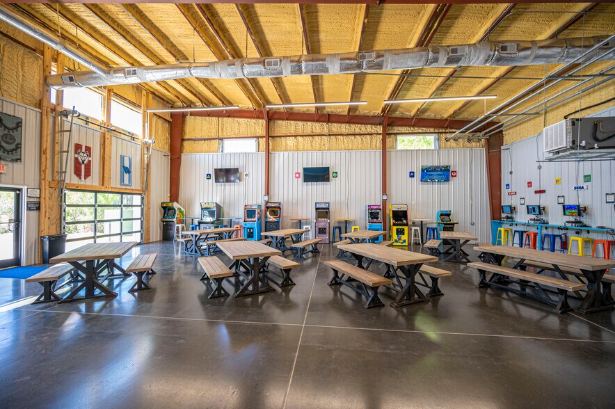 More Photos Of 8120 Windsor Hill Blvd, North Charleston Light Distribution For Lease